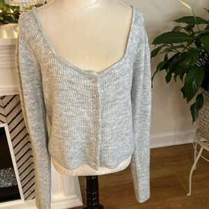 BEAUTIFUL GREY SWEATER